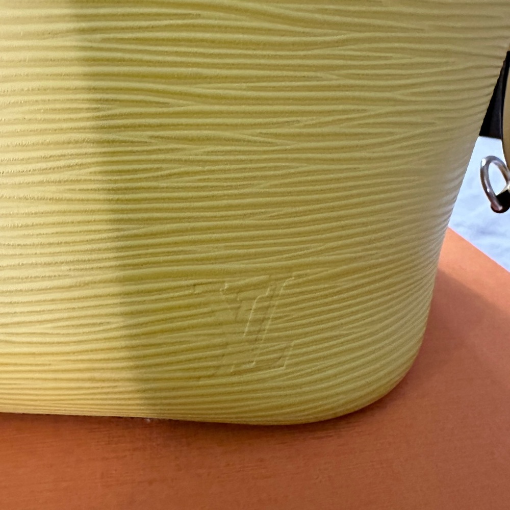 Louis Vuitton Citron Epi Neverfull Tote - Picture 11 of 17